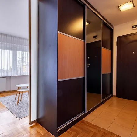 Apartament Główna Spacious By Bookinghost *