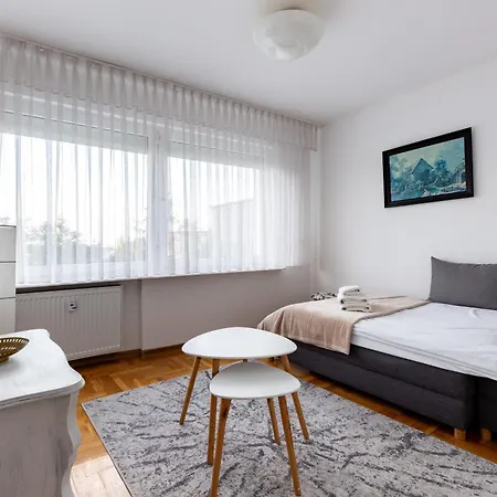 Appartamento Glowna Spacious By Bookinghost Gdynia