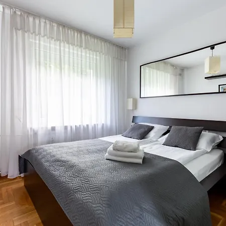 Appartamento Glowna Spacious By Bookinghost Gdynia