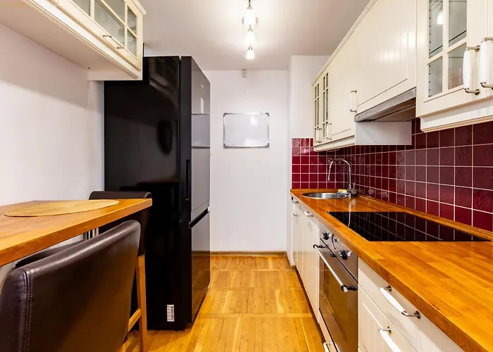 Glowna Spacious By Bookinghost