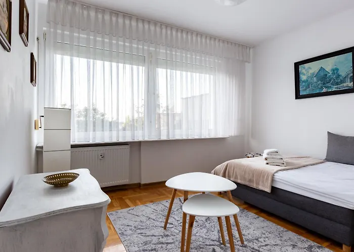 Appartamento Glowna Spacious By Bookinghost *