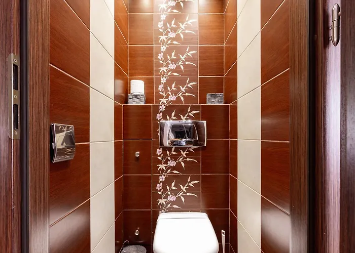 Glowna Spacious By Bookinghost *