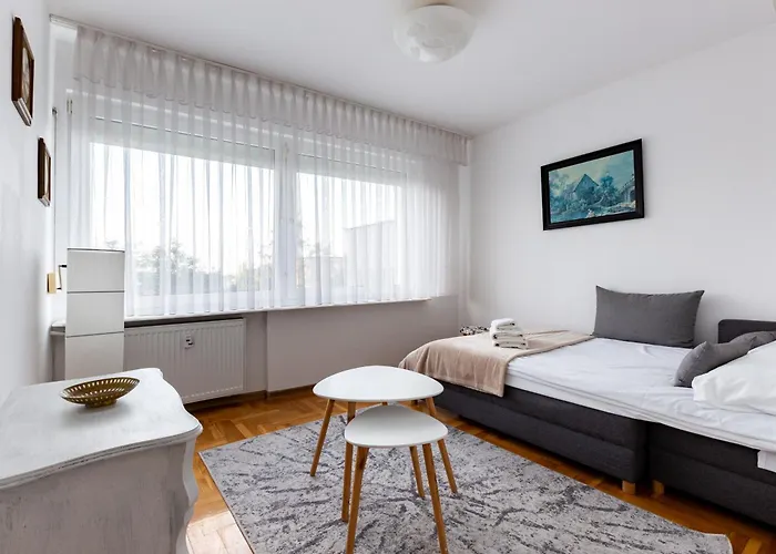 Appartamento Glowna Spacious By Bookinghost Gdynia