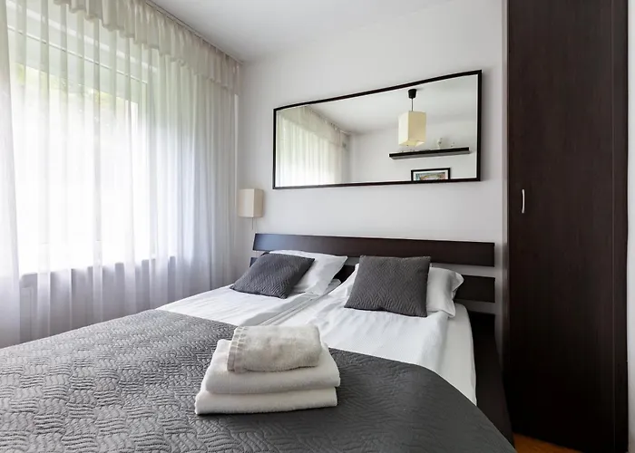 Appartamento Glowna Spacious By Bookinghost Gdynia